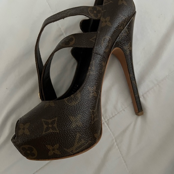 LOUIS VUITTON Ritual Fetish Mary Jane Peep-Toe Platform LV Monogram Heels 10/41 - Picture 5 of 7